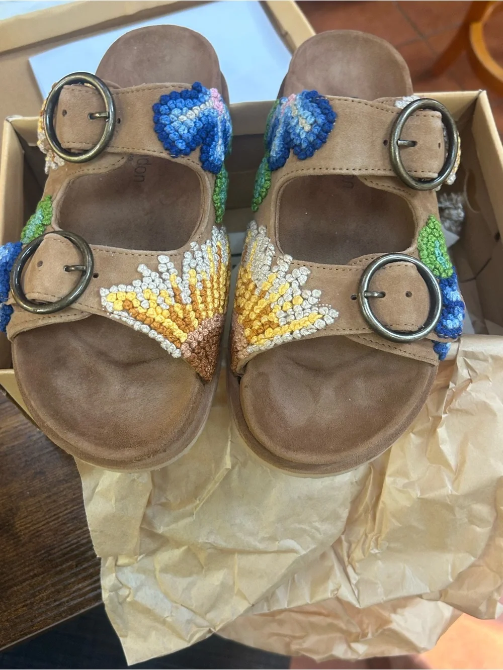 Laidback London Women's Brown Suede Embroidered Floral Sandals size 8